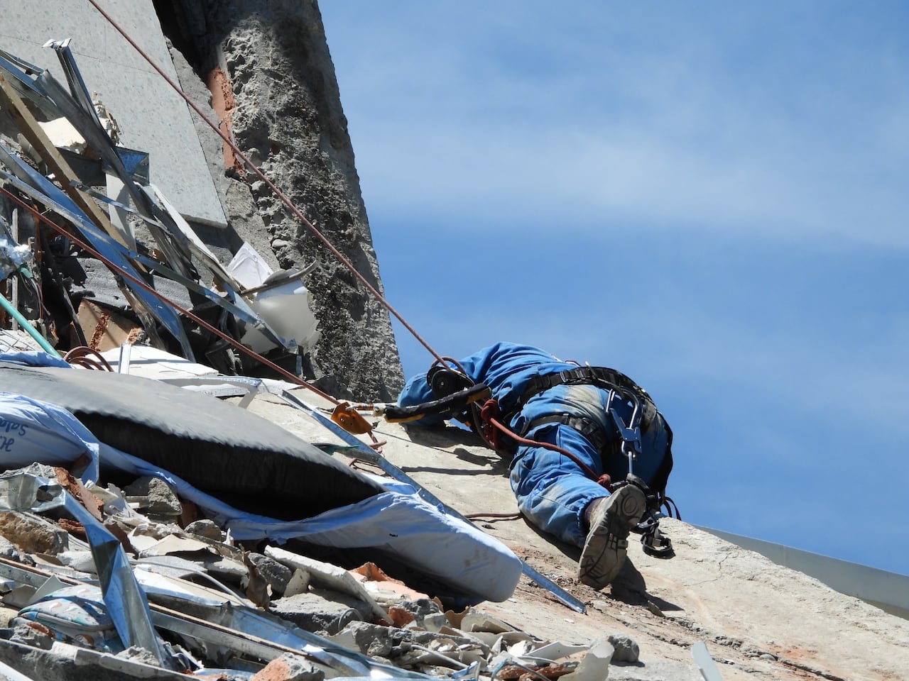 El equipo de rescate vertical de la Cruz Roja llevaba cerca de doce años de preparación cuando sucedió el terremoto del 10 de agosto.