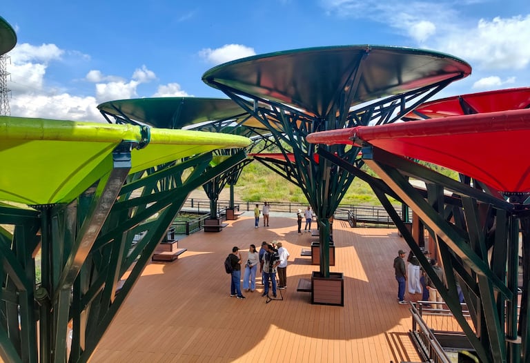 Ruta de senderismo y avistamiento. La oferta ecoturística en las cercanías del Parque Nacional Natural Farallones de Cali se fortalece con proyectos de señalización participativa.