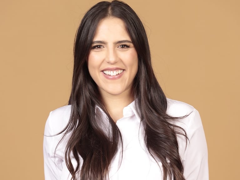 Alejandra María Ortega, autora de Cajones Mal Cerrados.