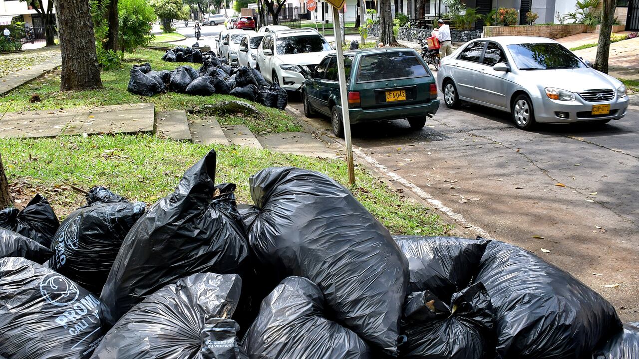 La ciudad está a puertas de vivir una crisis por la acumulación de basuras y residuos sólidos debido al “mal diseño del Plan de Gestión Integral de Residuos Sólidos” que entrará a regir el próximo 28 de julio, según denunció el concejal Roberto Ortiz.