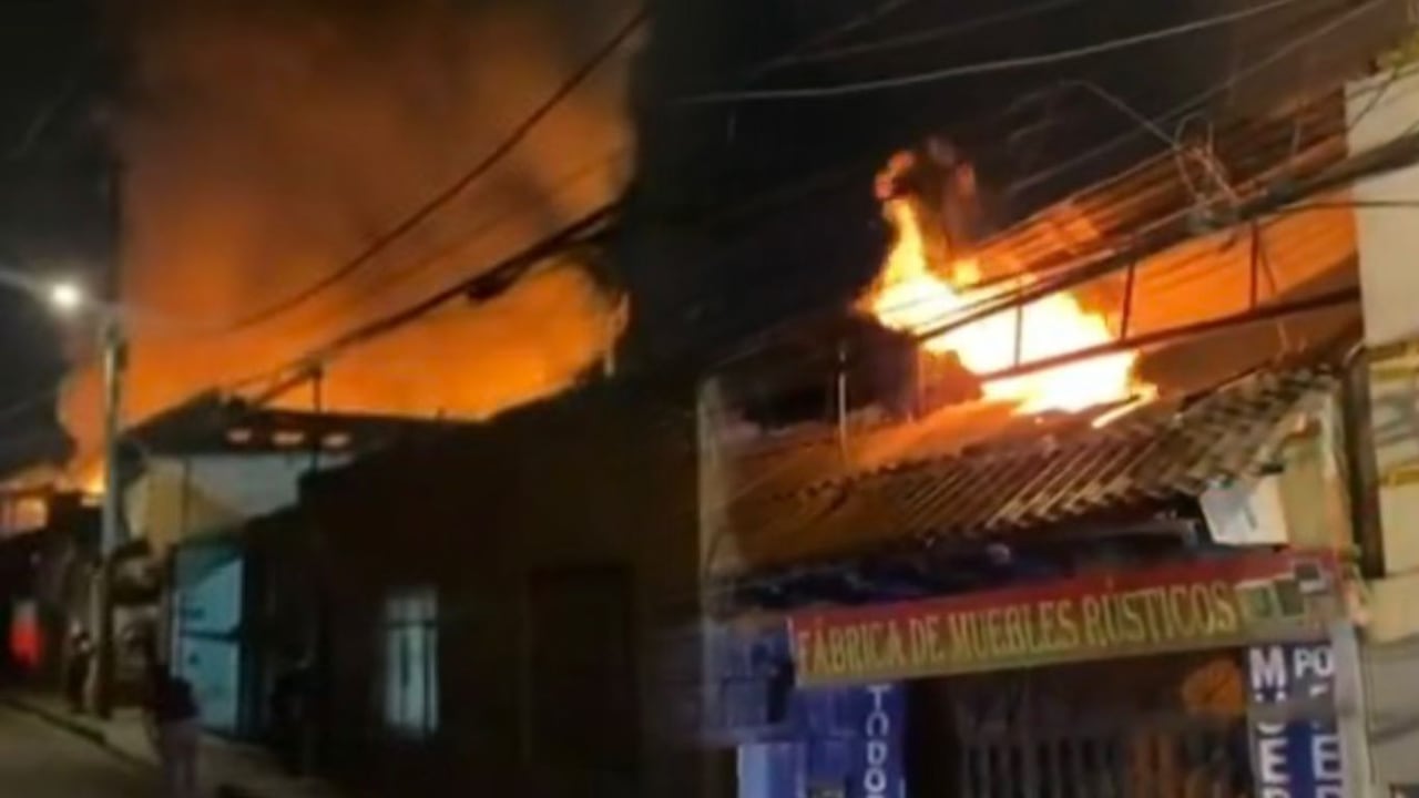 Así fue el incendio en el centro de Bogotá.