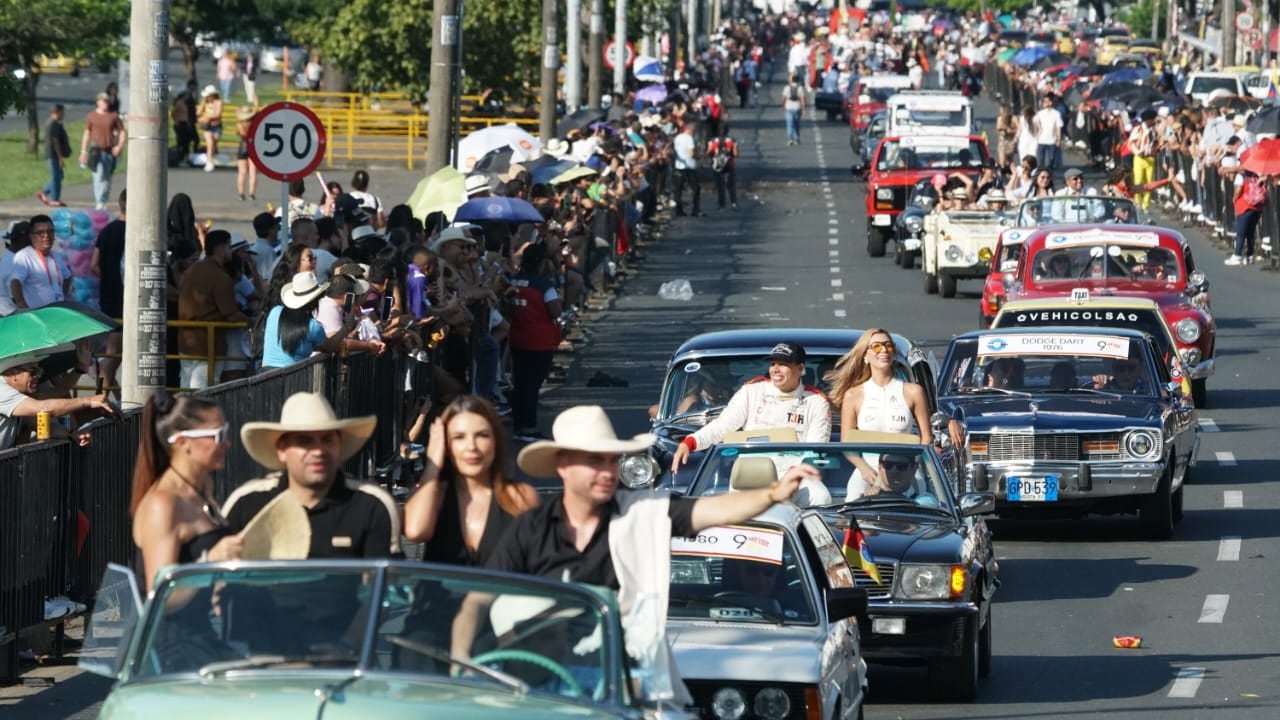 Desfile de Autos Clásicos y Antiguos 2025.