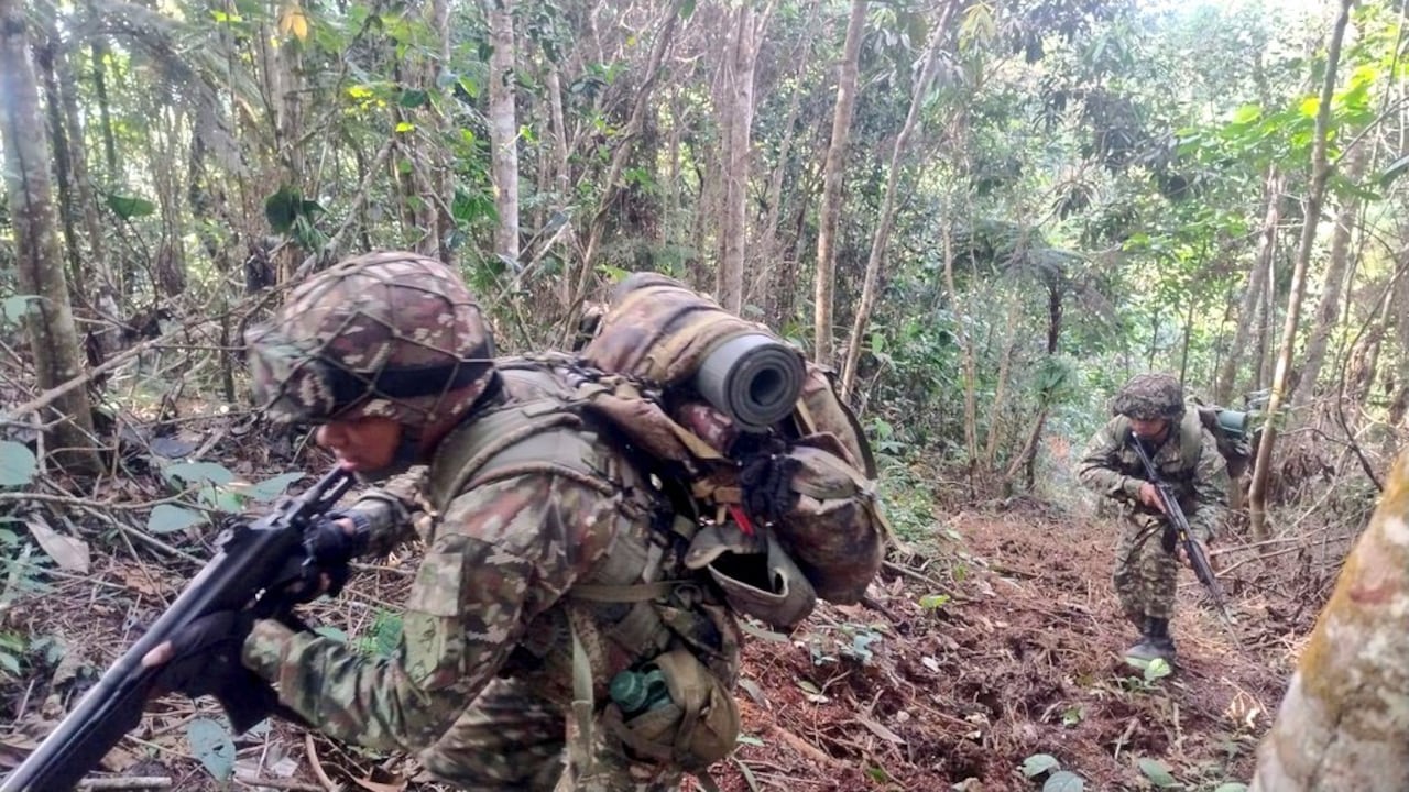 : En varias veredas del municipio de Corinto fueron suspendidas las actividades escolares mientras se desarrollan los combates entre tropas militares y los frentes disidentes Jaime Martínez y Dagoberto Ramos.