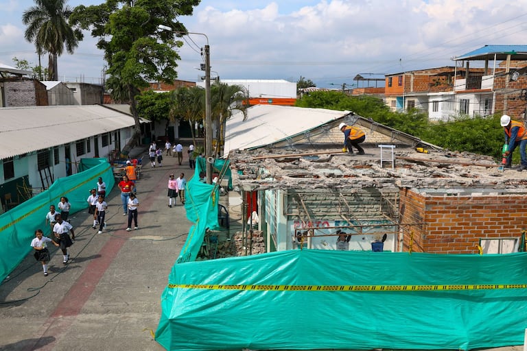 Más de $1.500 millones está invirtiendo la Alcaldía de Cali en la remodelación de tres sedes educativas de la comuna 15.