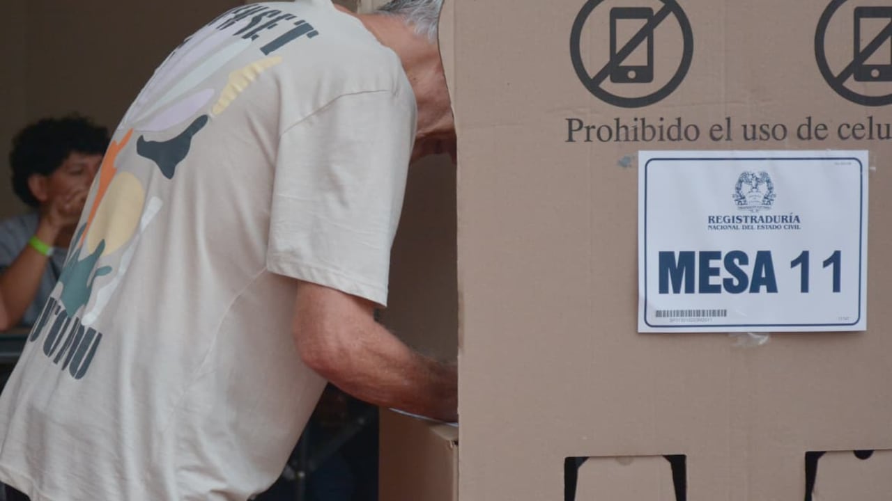 ELECCIONES PRESIDENCIALES - URNAS - VOTO