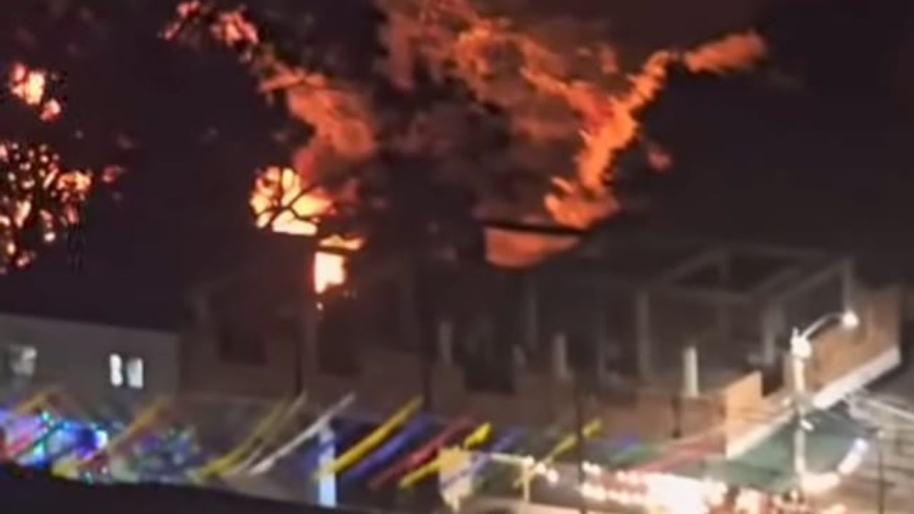 Incendio en el barrio 12 de Octubre, en el sector de las invasiones, en Bucaramanga.