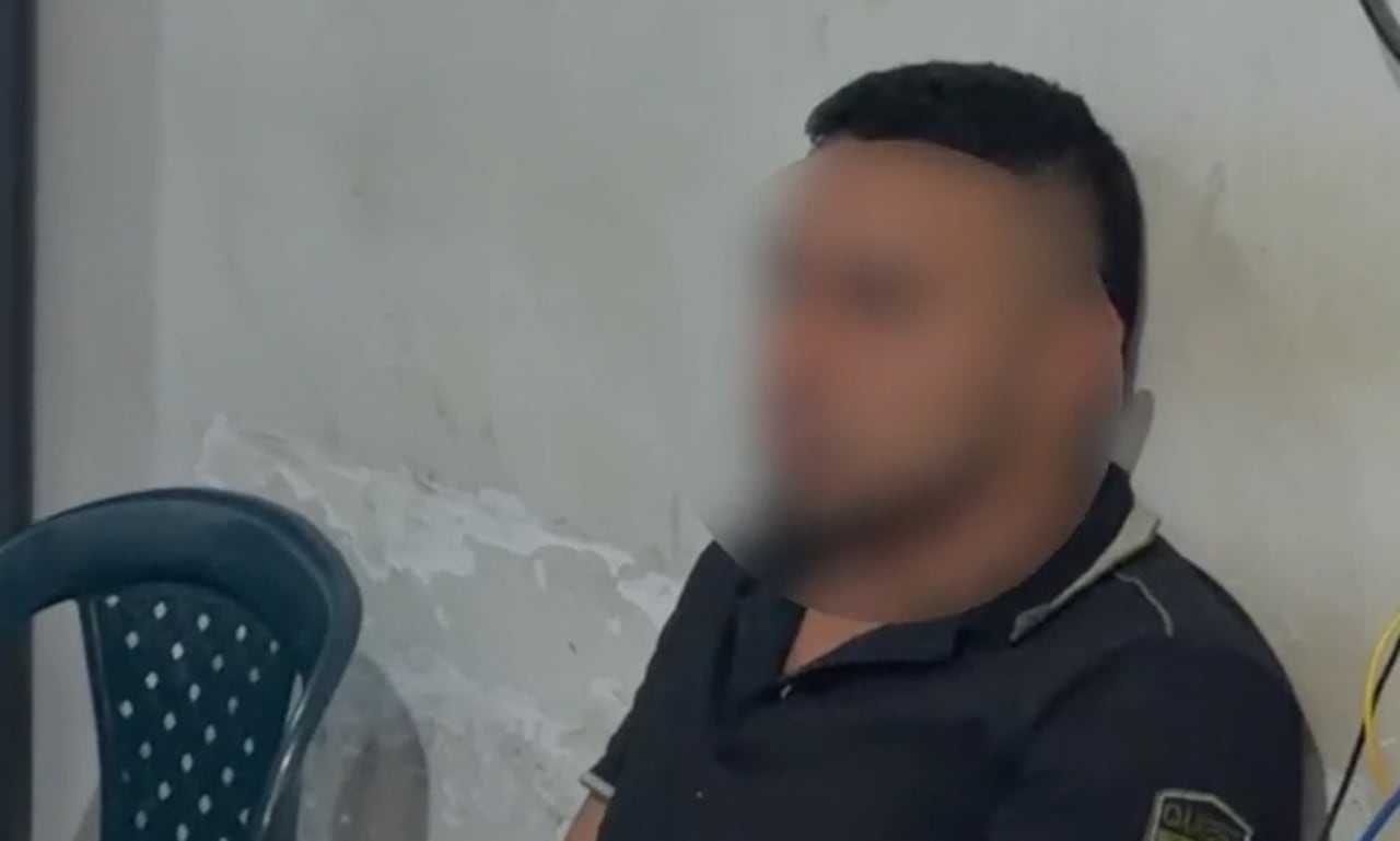 Las autoridades confirmaron que el capturado contaba con notificación internacional activa, lo que refuerza las investigaciones en su contra por su presunta participación en estructuras armadas ilegales.