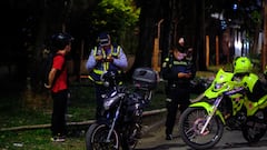 En las calles de Cali, las autoridades han detectado motos sin los elementos estipulados por la ley.