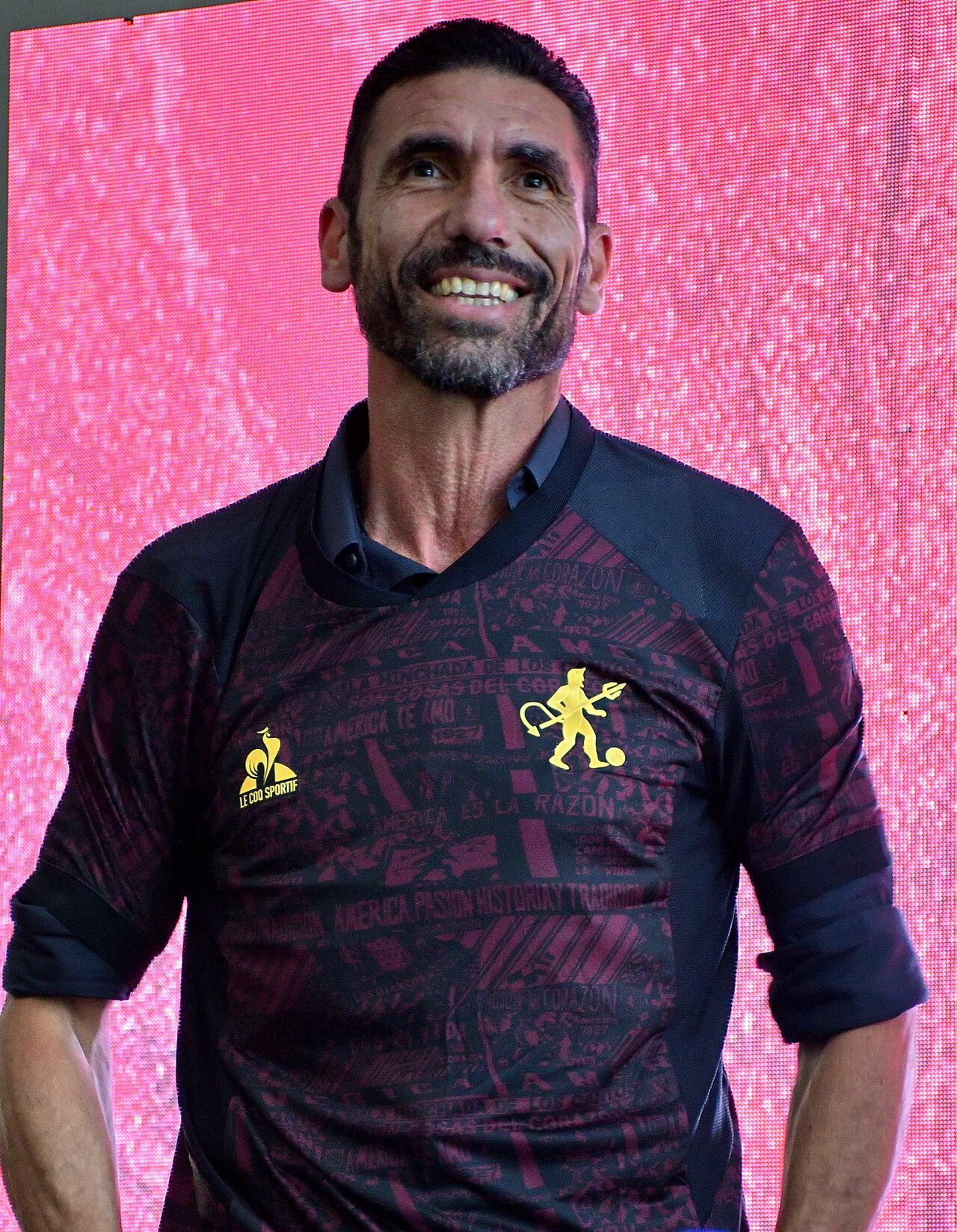 Presentación de Gabriel Raimondi, nuevo director técnico del América de Cali. | Foto: Raúl Palacios / El País.