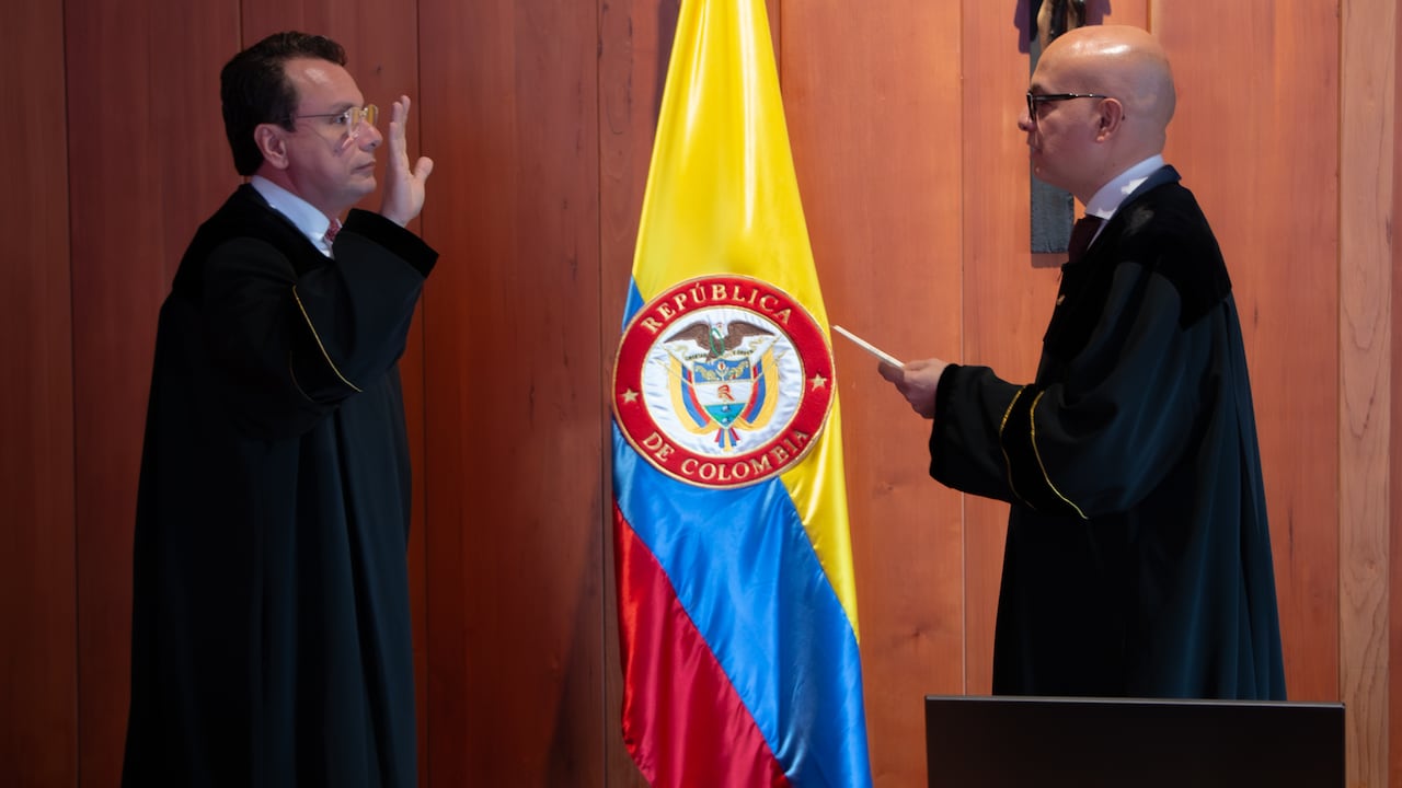 La Sala Plena de la Corte Suprema de Justicia eligió este jueves durante su sesión ordinaria al jurista Francisco Ternera Barrios quien se desempeña como integrante de la Sala Civil, Agraria y Rural como el nuevo presidente del máximo tribunal de la jurisdicción ordinaria en Colombia.