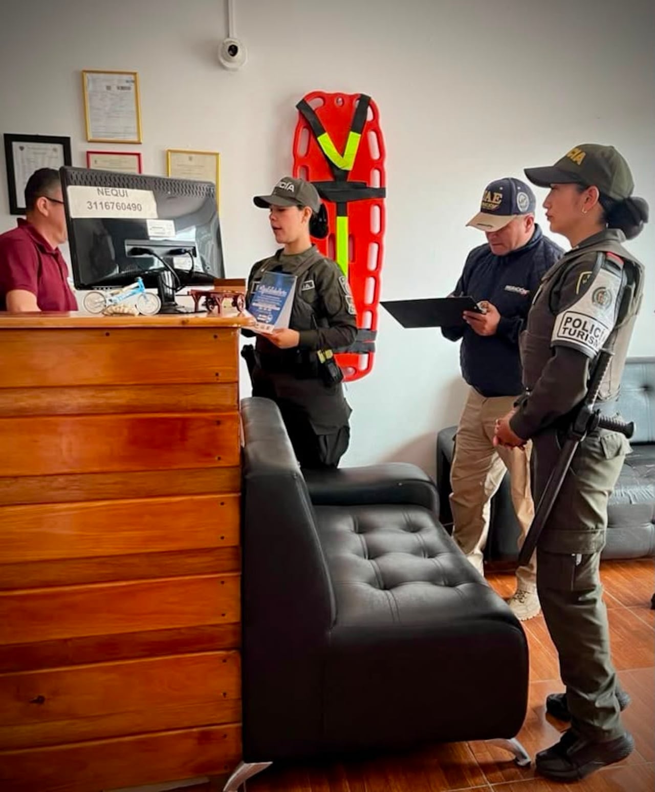 Uniformados de la Policía Metropolitana de Popayán, junto con entidades aliadas, desarrollaron una jornada de sensibilización para prevenir la explotación sexual de niños, niñas y adolescentes.