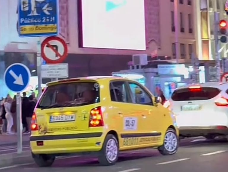 Taxi colombiano en España