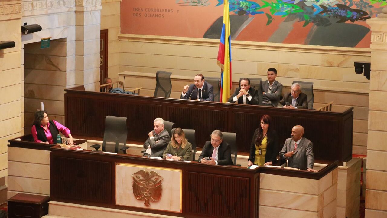 Las comisiones económicas del Congreso discuten el presupuesto general del 2025