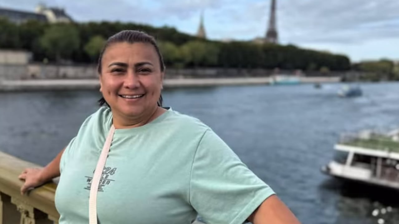 Yulixa Toloza en un viaje a París, Francia.