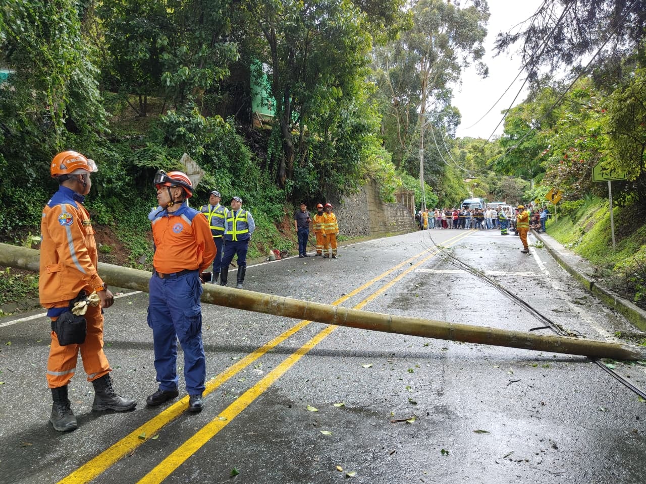 Derrumbe Vía al Mar 2026
