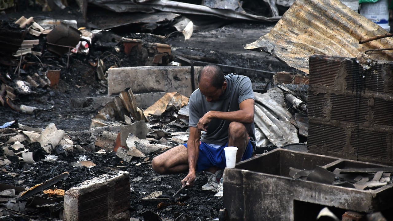 Cali: Incendio en barrio Los Lagos al oriente de la ciudad