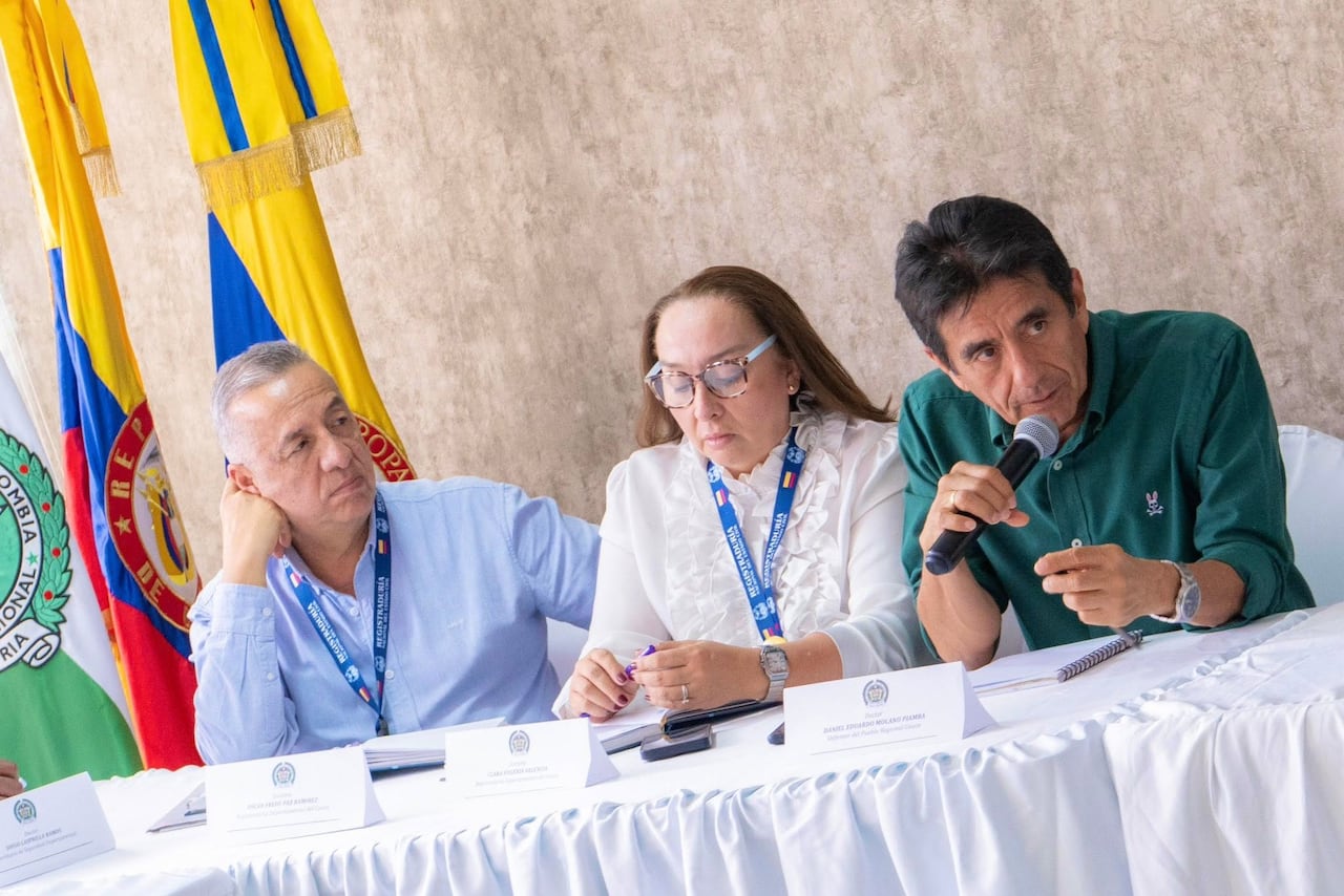 Con el propósito de garantizar el normal desarrollo de la segunda vuelta de las elecciones presidenciales del próximo 21 de junio, la Gobernación del Cauca lideró un Consejo Extraordinario de Seguridad con la participación de los 42 alcaldes y alcaldesas del departamento, autoridades de Policía, Fuerza Pública e instituciones responsables del proceso electoral.
