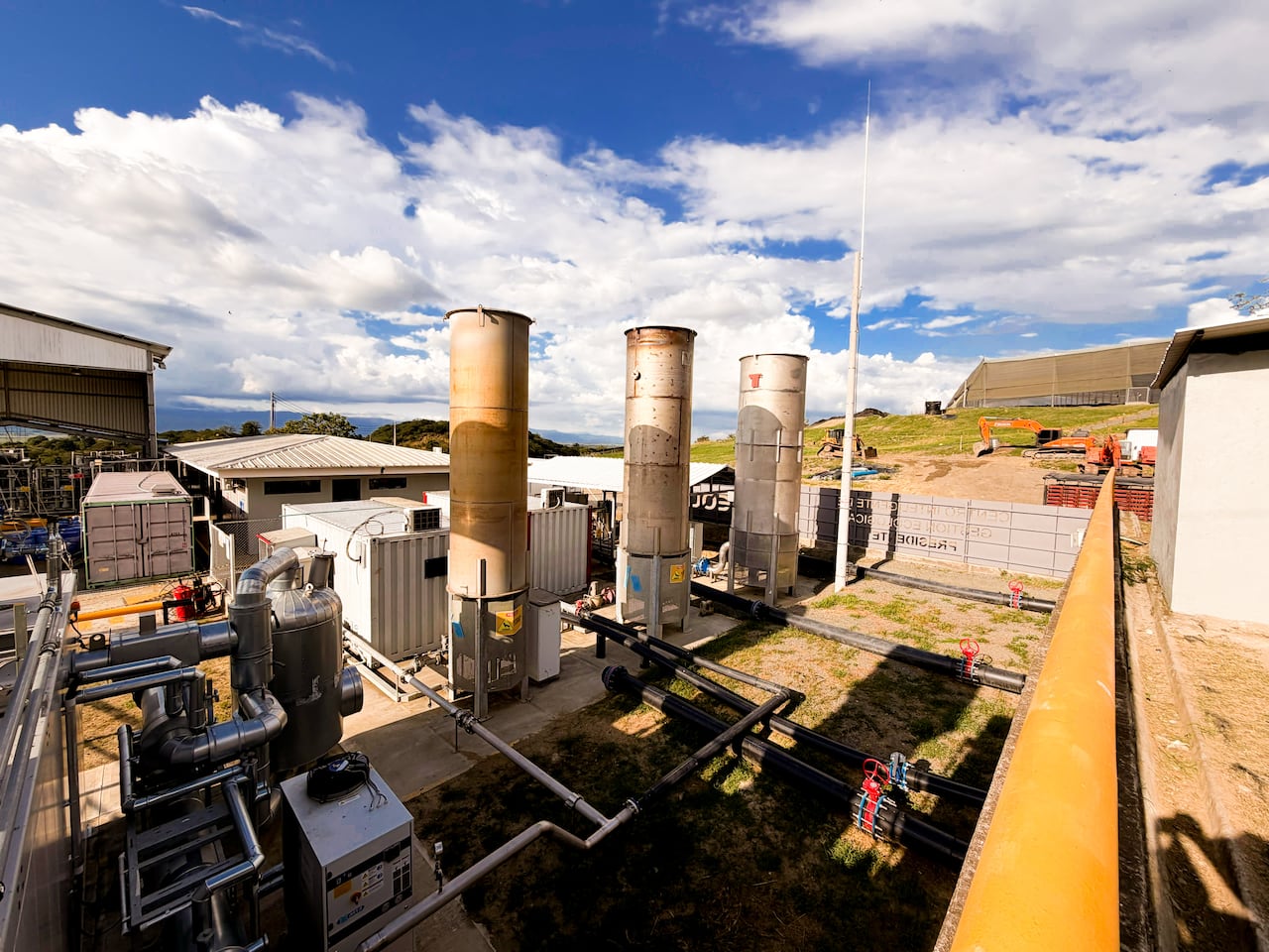 El Centro Inteligente de Gestión Ecológica – Presidente (CIGEP) permite el aprovechamiento de residuos mediante procesos como la generación de biogás y el tratamiento de lixiviados.