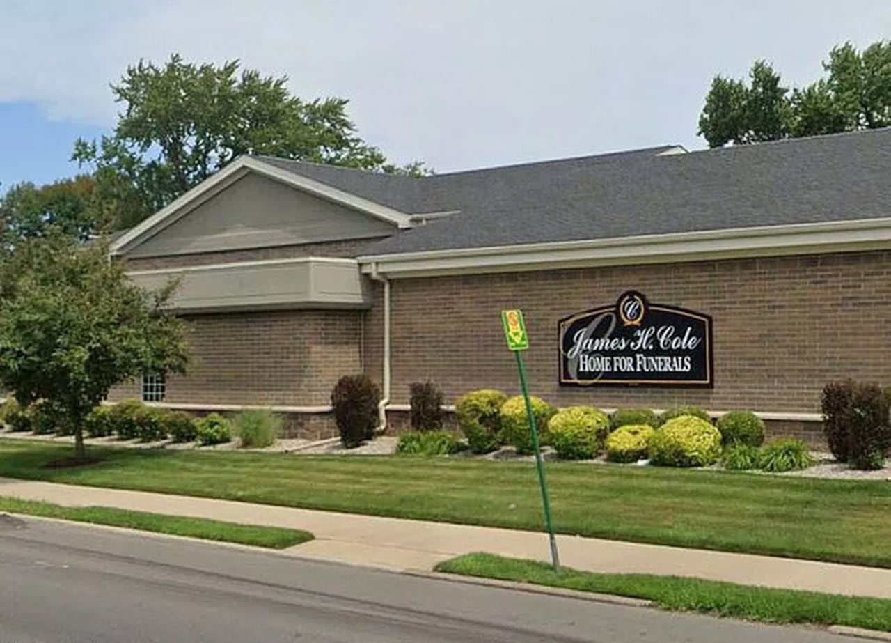 En la funeraria James H. Cole en Detroit comprobaron que la mujer respiraba.