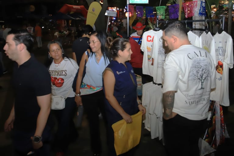 Cientos de caleños y visitantes participaron en la jornada de Borondo.