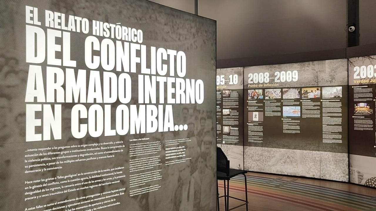 Inicia la itinerancia nacional de la exposición 'Hay futuro si hay verdad' en la Biblioteca Departamental.