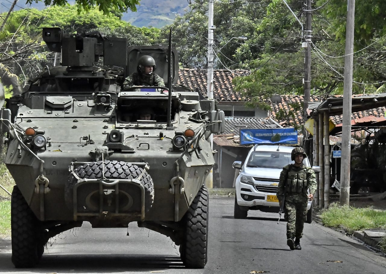 Regresa la seguridad al Cauca.
El Ejercito de Colombia ya hace presencia en los diferentes lugares del Valle del Cauca para garantizar la la tranquilidad de los civiles de la zona. Fotos Raúl Palacios / El Pais.