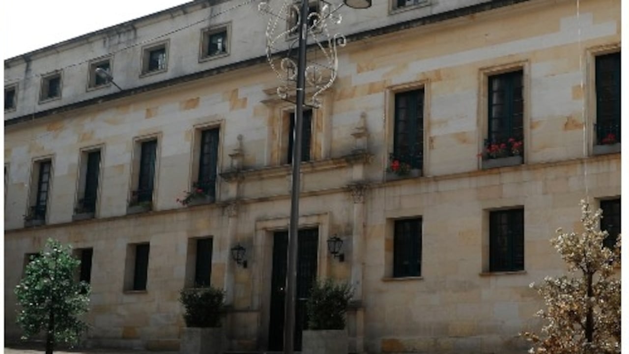 Gustavo Petro y el Palacio de San Carlos.