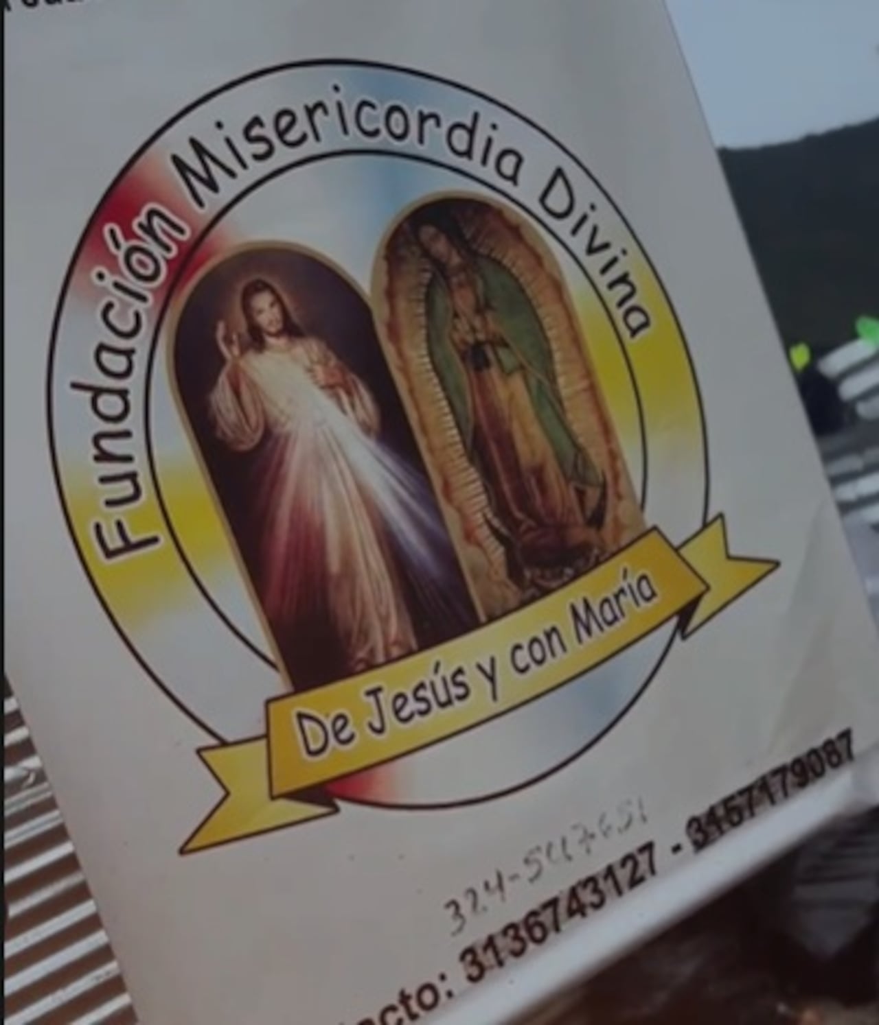 Los policías compartieron espacios de conversación, recreación y apoyo emocional con los adultos mayores durante la actividad comunitaria.