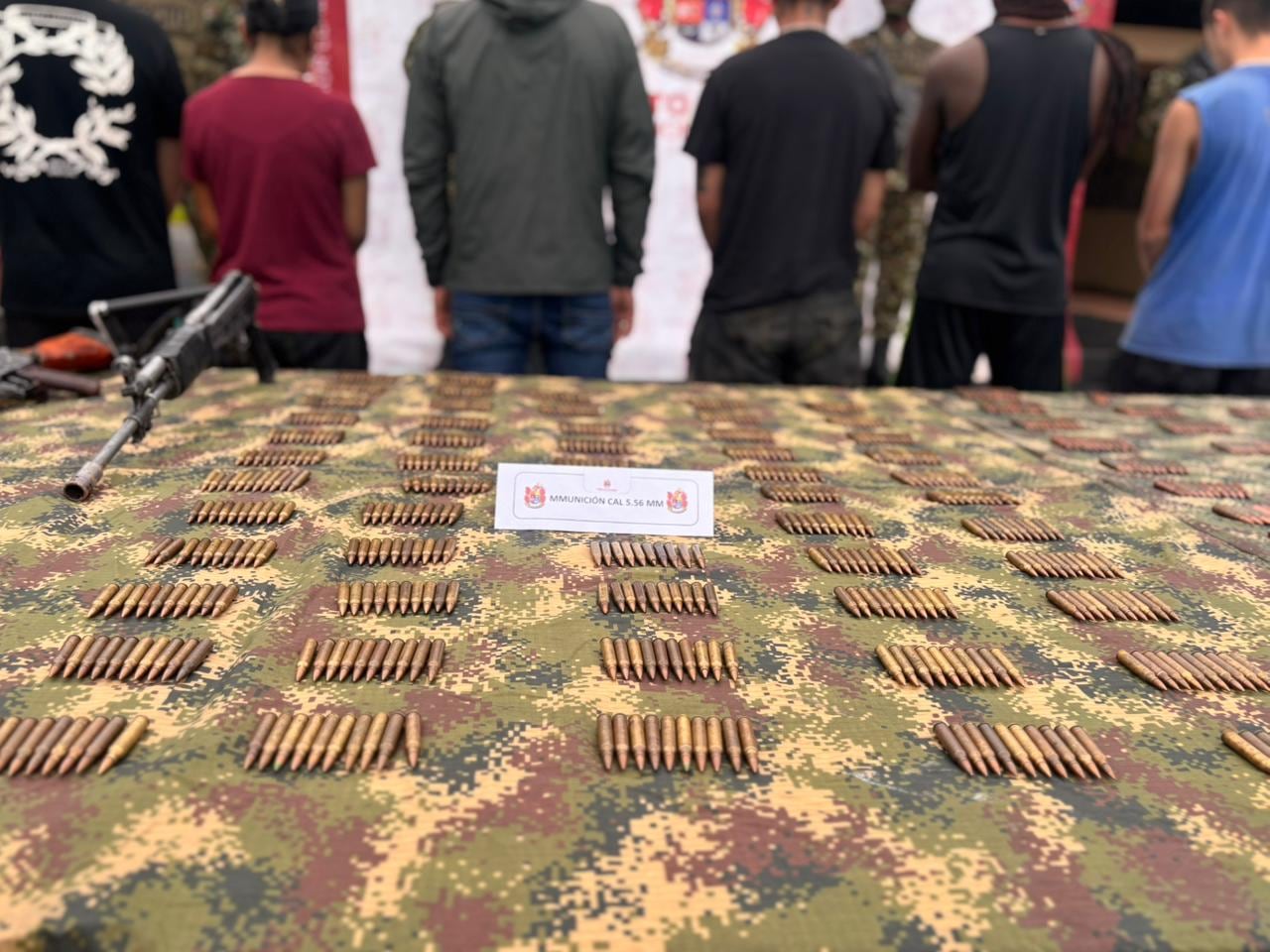 Fueron entregadas ocho armas largas y gran cantidad de municiones de diferentes calibres.