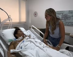 Daniela Álvarez, visitó a sobreviviente del terremoto.