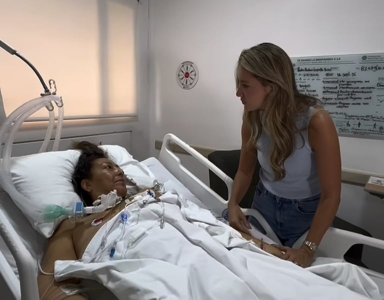 Daniela Álvarez, visitó a sobreviviente del terremoto.