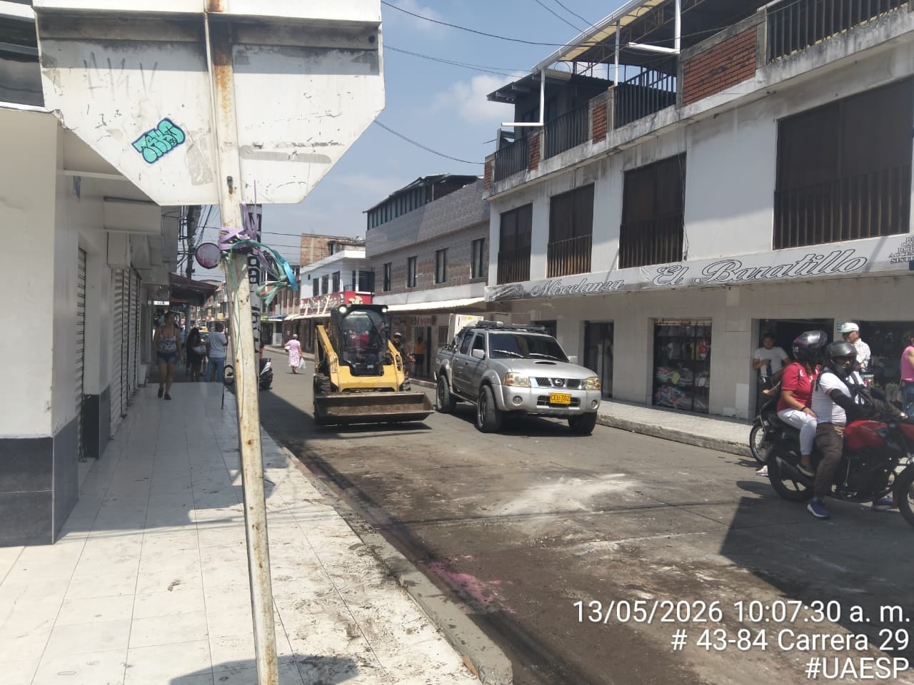 Actualmente, la esquina de la Calle 44 con Carrera 29 está disponible para el tránsito seguro de los peatones y el correcto flujo vehicular.