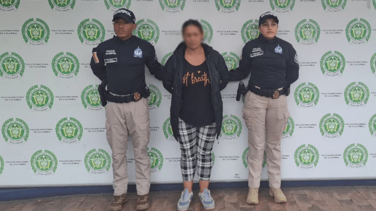La mujer tenía una Notificación Roja de INTERPOL por el delito de hurto calificado