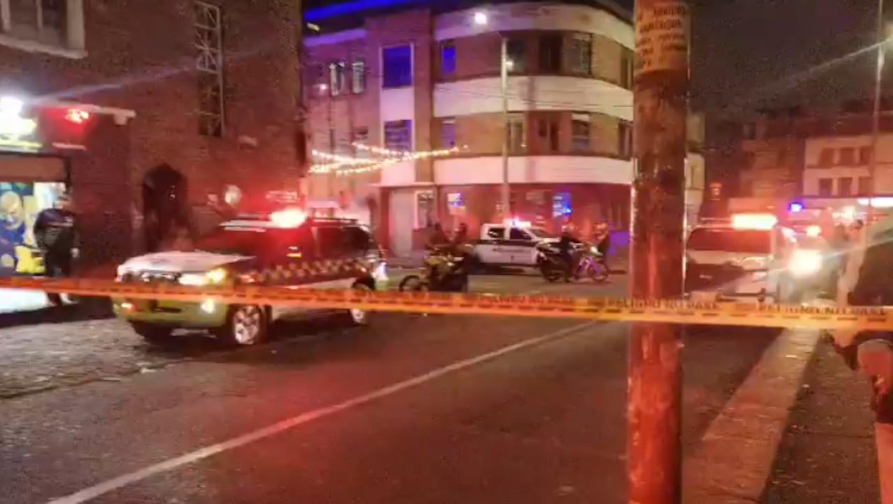 Las autoridades investigan si el atentado contra un establecimiento comercial en la localidad De Santa Fe.