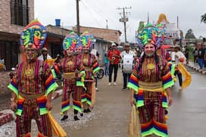 En el municipio de Cajibío brillaron por todo lo alto las tradicionales comparsas por las principales calles de esta población del centro del departamento.