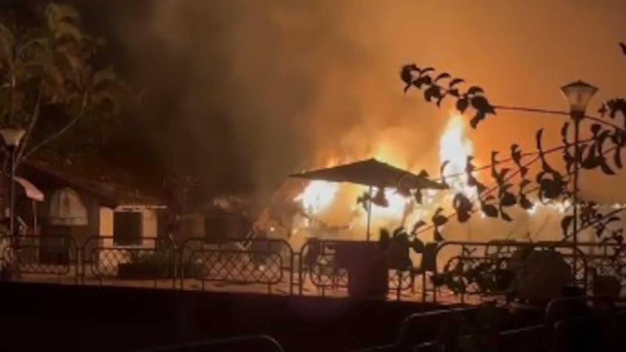 Emergencia por incendio estructural moviliza a Bomberos hacia el Liceo Althair