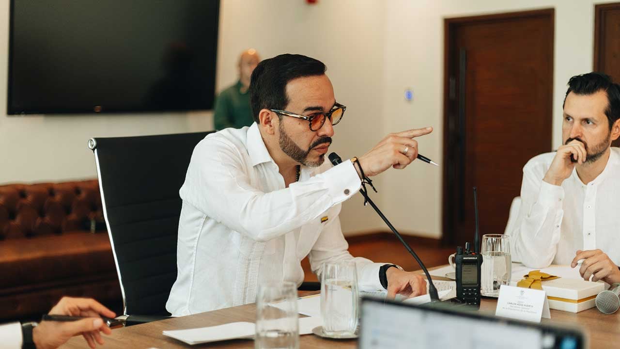 El Presidente Abelardo De La Espriella destapó lo que sería la prueba reina del voto fusil.