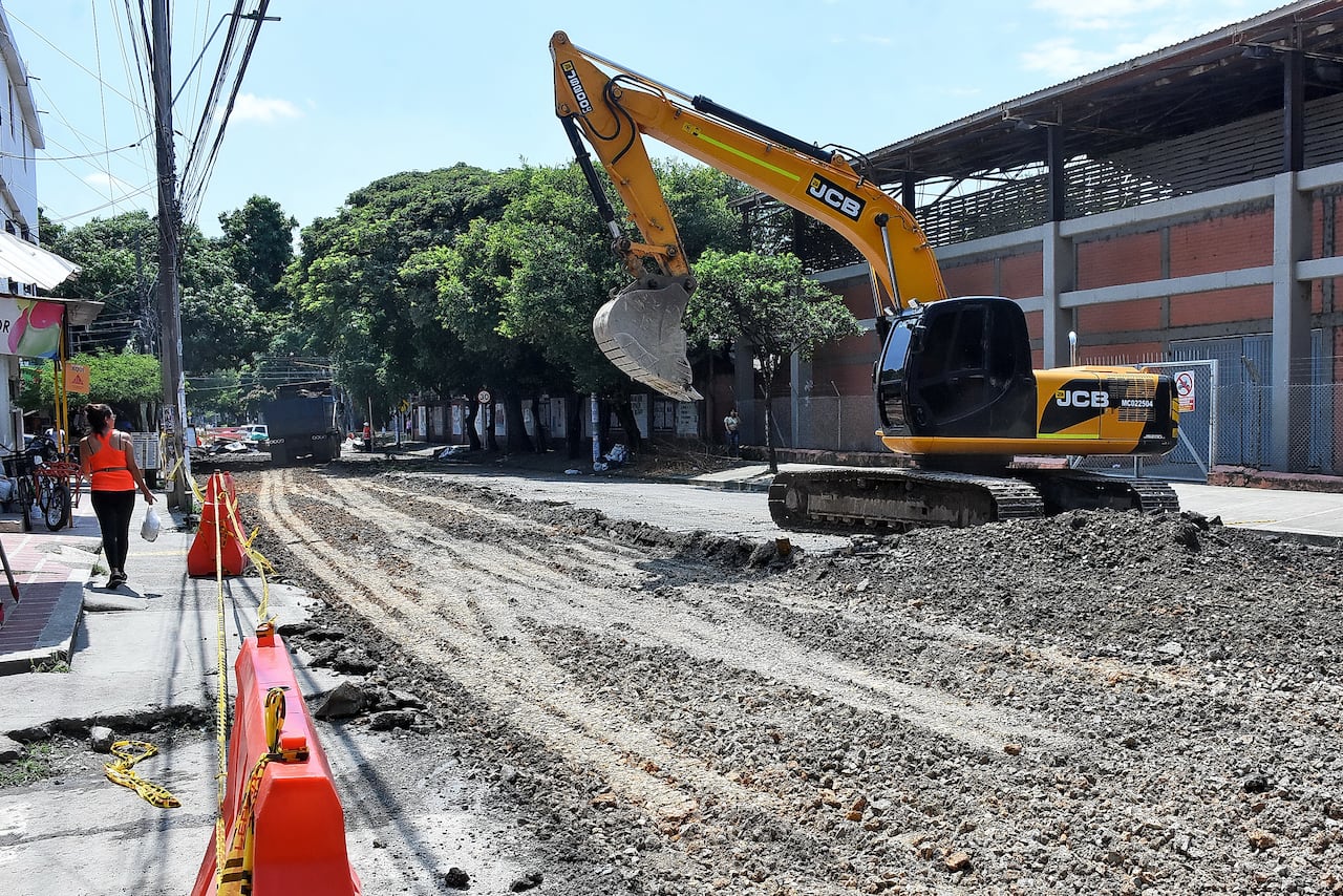 Arreglo de vía entre Cra 2 y 3con Calle 47 Barrio Salomia.