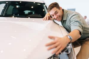 La venta de carros en Colombia sigue teniendo altibajos.