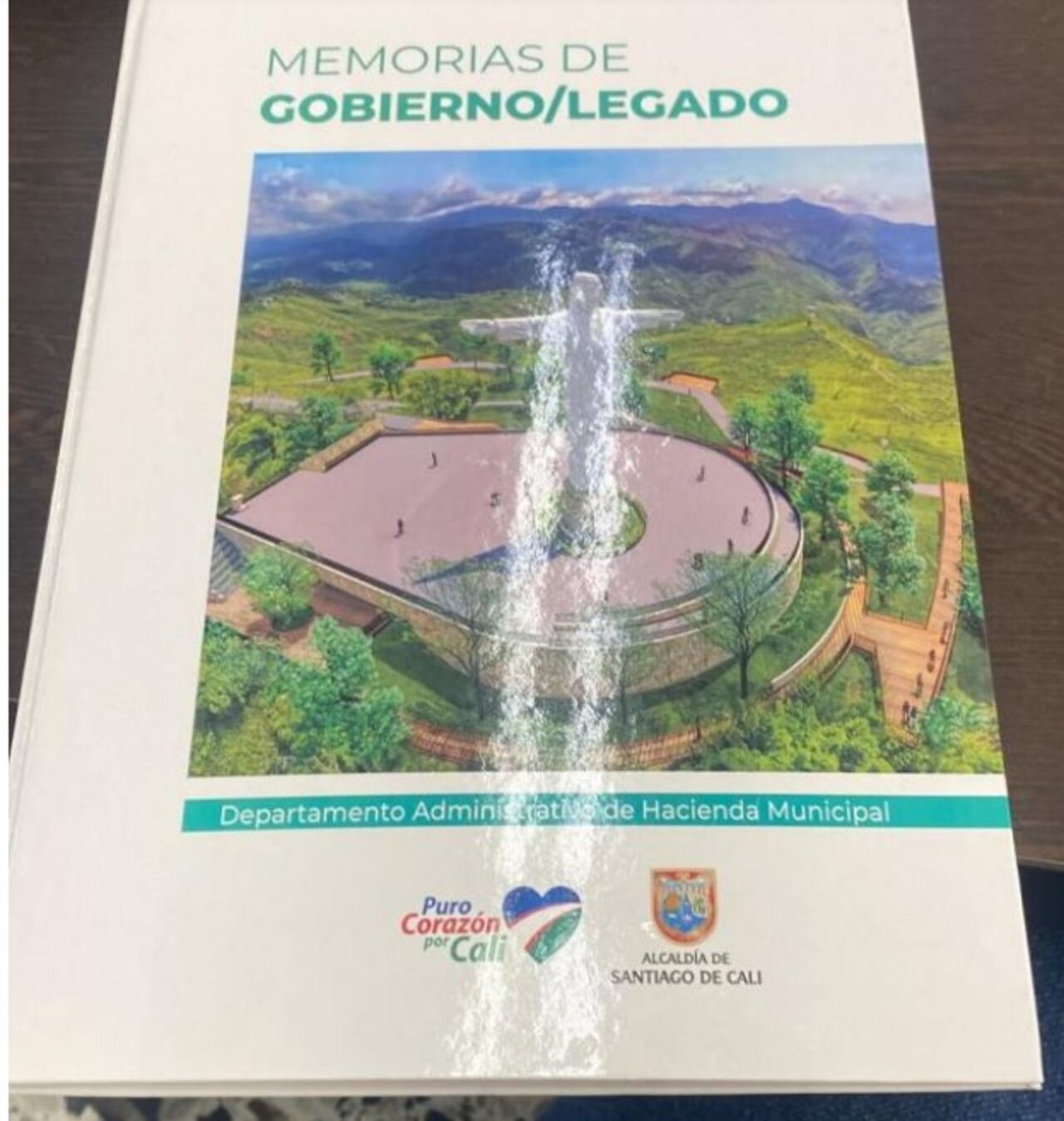 Según MI Cali Contrata Bien la Alcaldía pagó $211 millones para imprimir libros sobre el legado de la Administración Jorge Iván Ospina