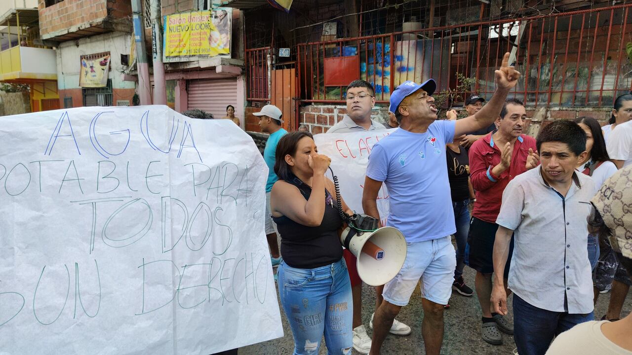 Bloqueos Vistahermosa por parte de la Comunidad