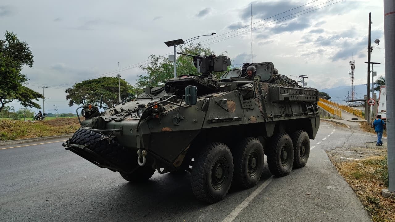 Blindaje de entradas a Cali con tanques del Ejército Nacional.