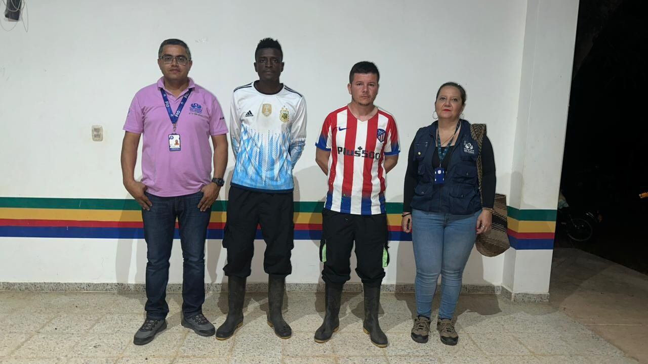 Liberan a los soldados profesionales Ángel Humberto González y Edgar Mina Carabalí