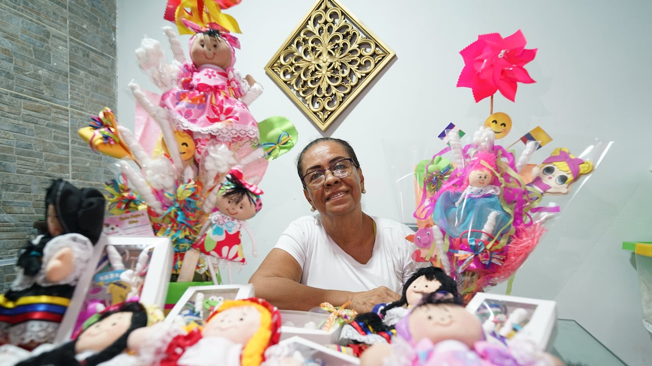 Rosa Elena Arteaga es fabricante de macetas, un dulce legado caleño, que celebra esta tradición, la cual es patrimonio cultural e inmaterial desde el 2013. Foto Jorge Orozco.