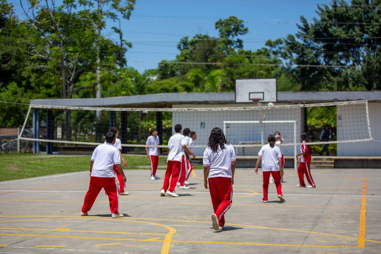 El Programa See Learning es un currículo creado por la Universidad de Emory (Atlanta - USA) que promueve el aprendizaje social, emocional y ético en maestros y estudiantes desde transición hasta grado once.