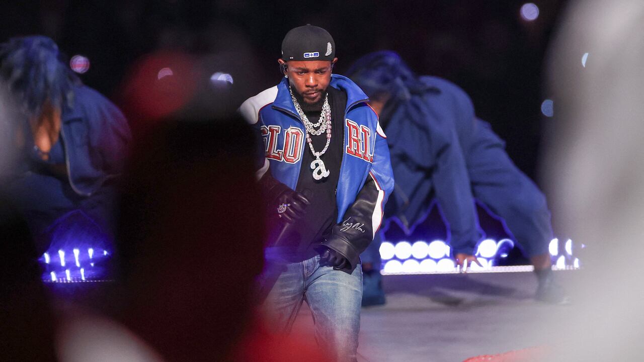 Kendrick Lamar en el show de medio tiempo del Super Bowl LIX