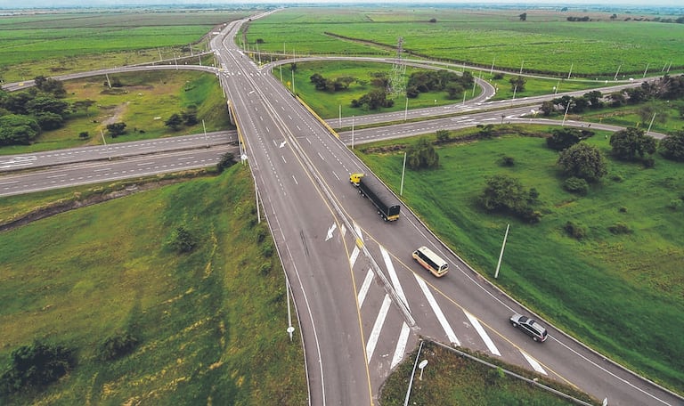 Si bien se han realizado esfuerzos conjuntos para sacar adelante las obras de infraestructura, actores clave como la Gobernación del Valle, la Alcaldía de Cali, la CCI y gremios empresariales, han señalado que las soluciones actuales no están a la altura de las necesidades del Valle.