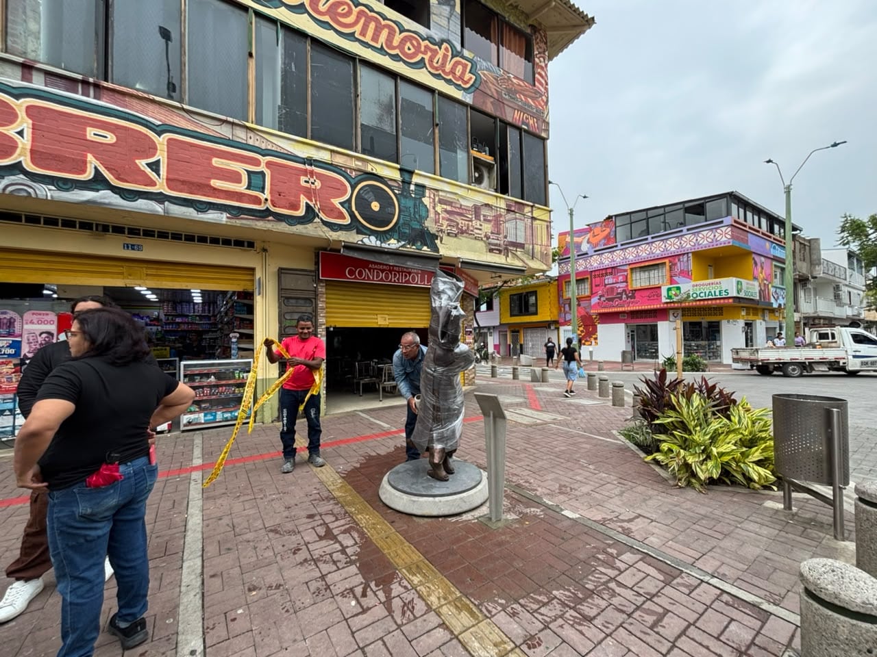 La figura de Celia Cruz será trasladada por un par de días al taller de la maestra Rosana Lombana para retocar los rasgos de su rostro y sus anclajes.