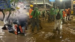 Torrencial lluvia generó inundaciones en Medellín.