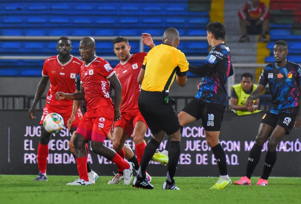 Momento del partido de la fecha 19 del primer semestre de la Liga Colombiana 2026, entre América de Cali y Deportivo Pereira.